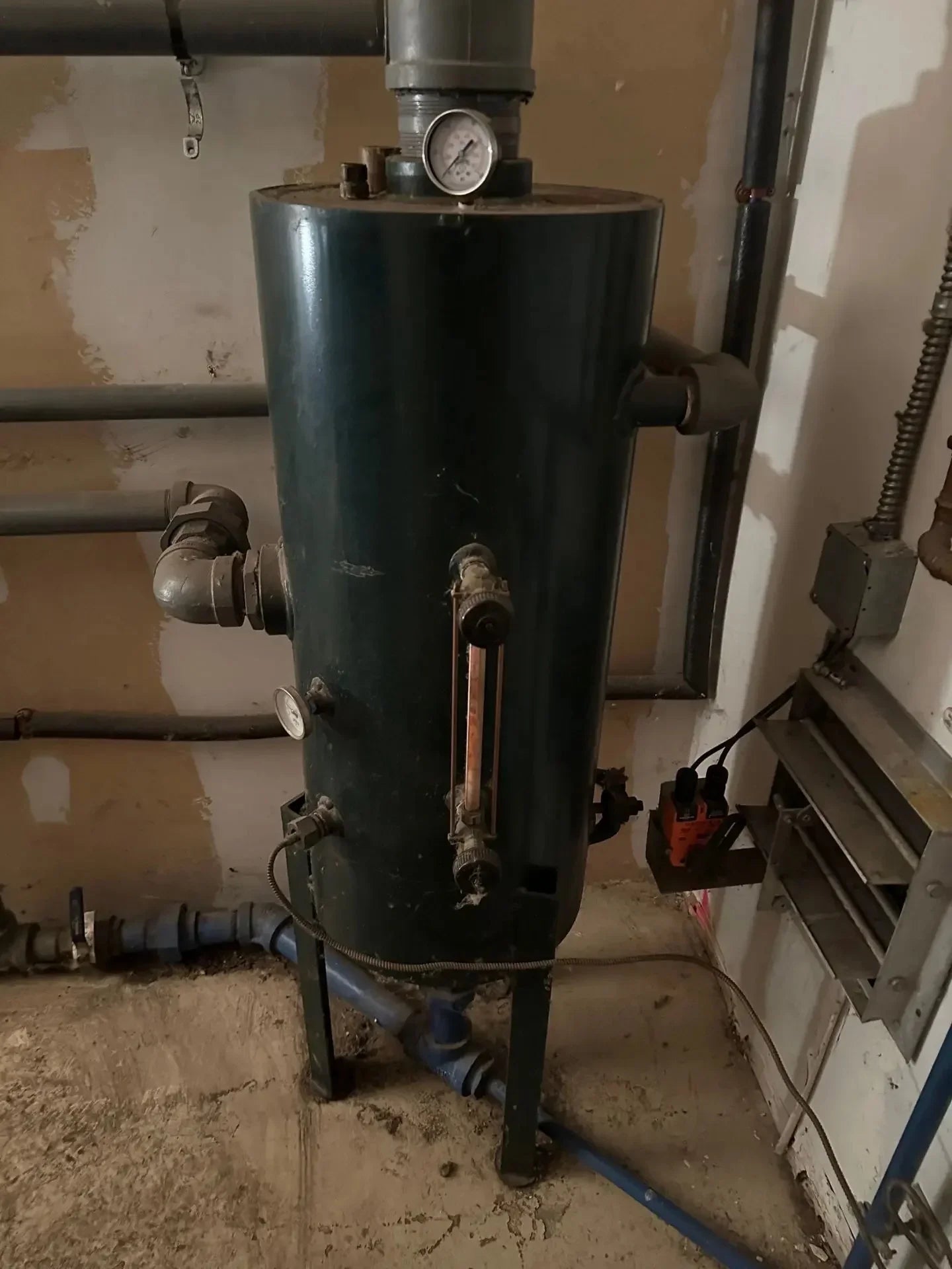 Columbia Model MPH-40 Low-Pressure Steam Boiler with Blowdown Tank and accessories - Brewhouse Equipment Group
