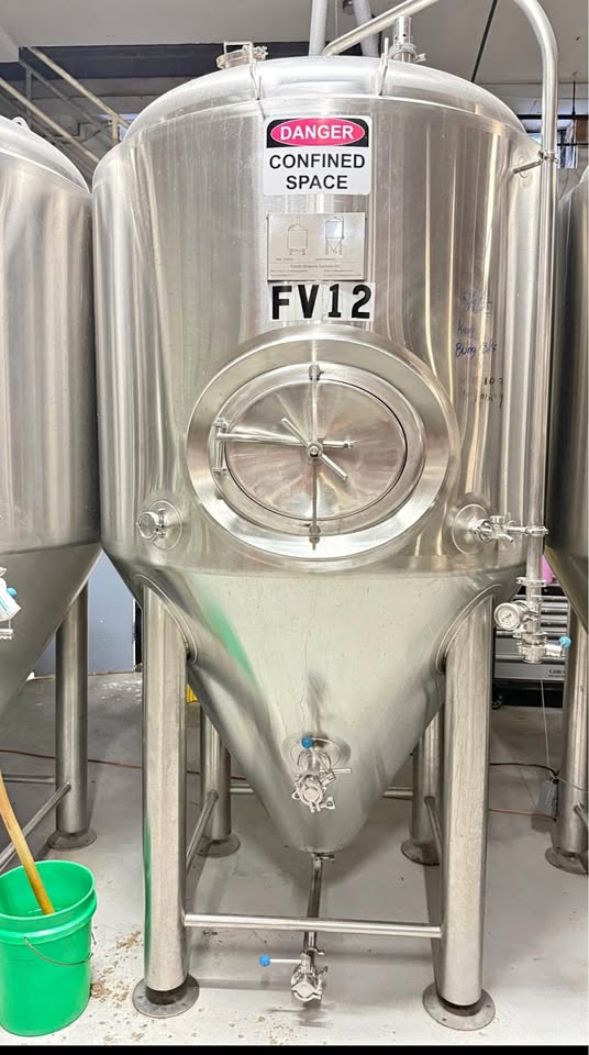 30 BBL Unitank Fermenters – Complete w/ Pipework