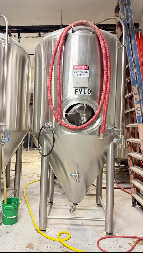 30 BBL Unitank Fermenters – Complete w/ Pipework