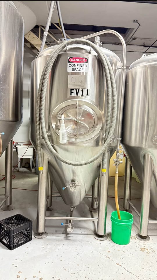30 BBL Unitank Fermenters – Complete w/ Pipework