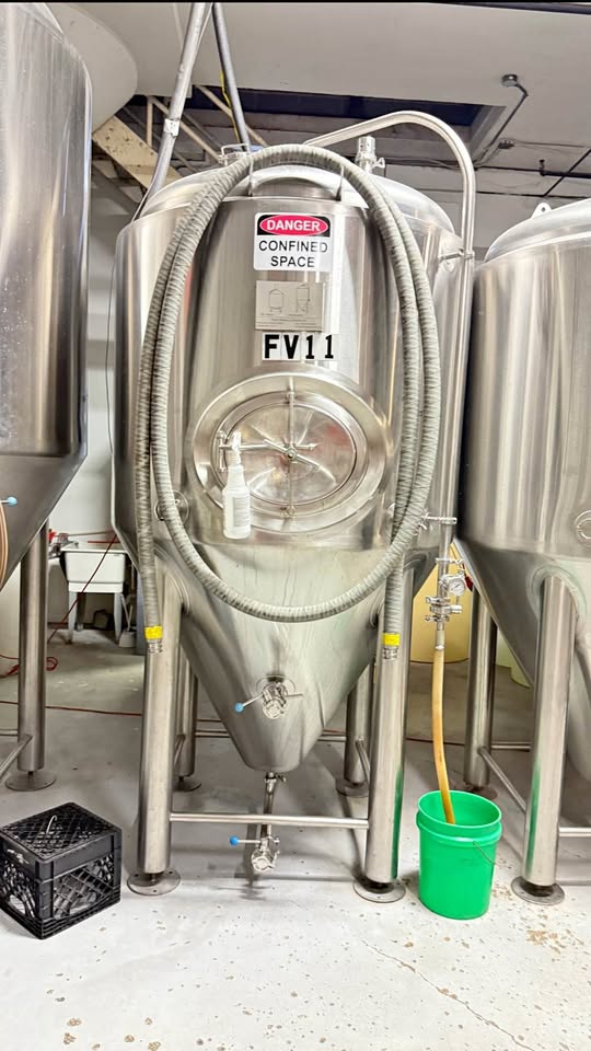 (reduced!) 30 BBL Unitank Fermenters – Complete w/ Pipework