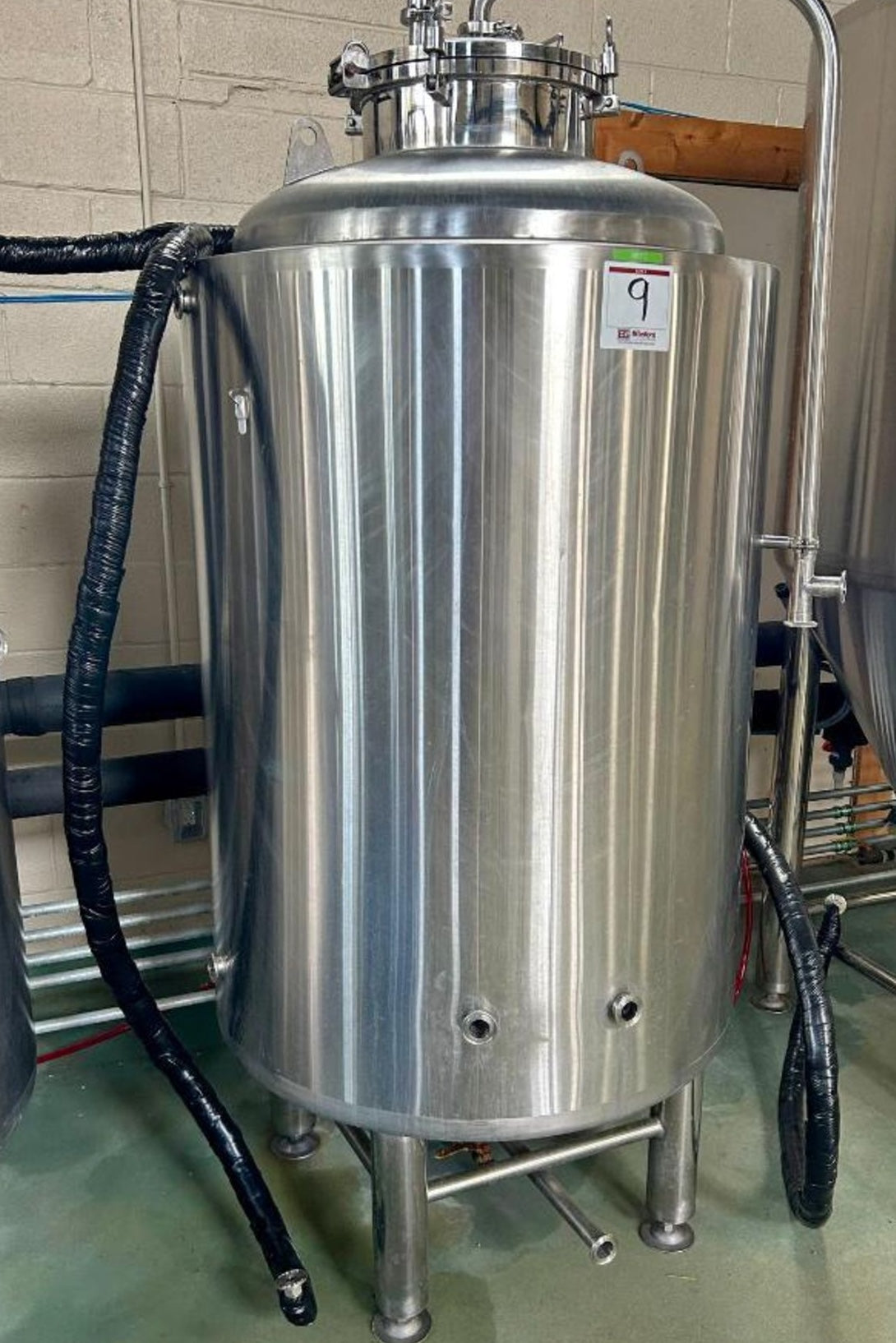 4bbl Glycol Jacketed, insulated, brite tanks/serving tanks