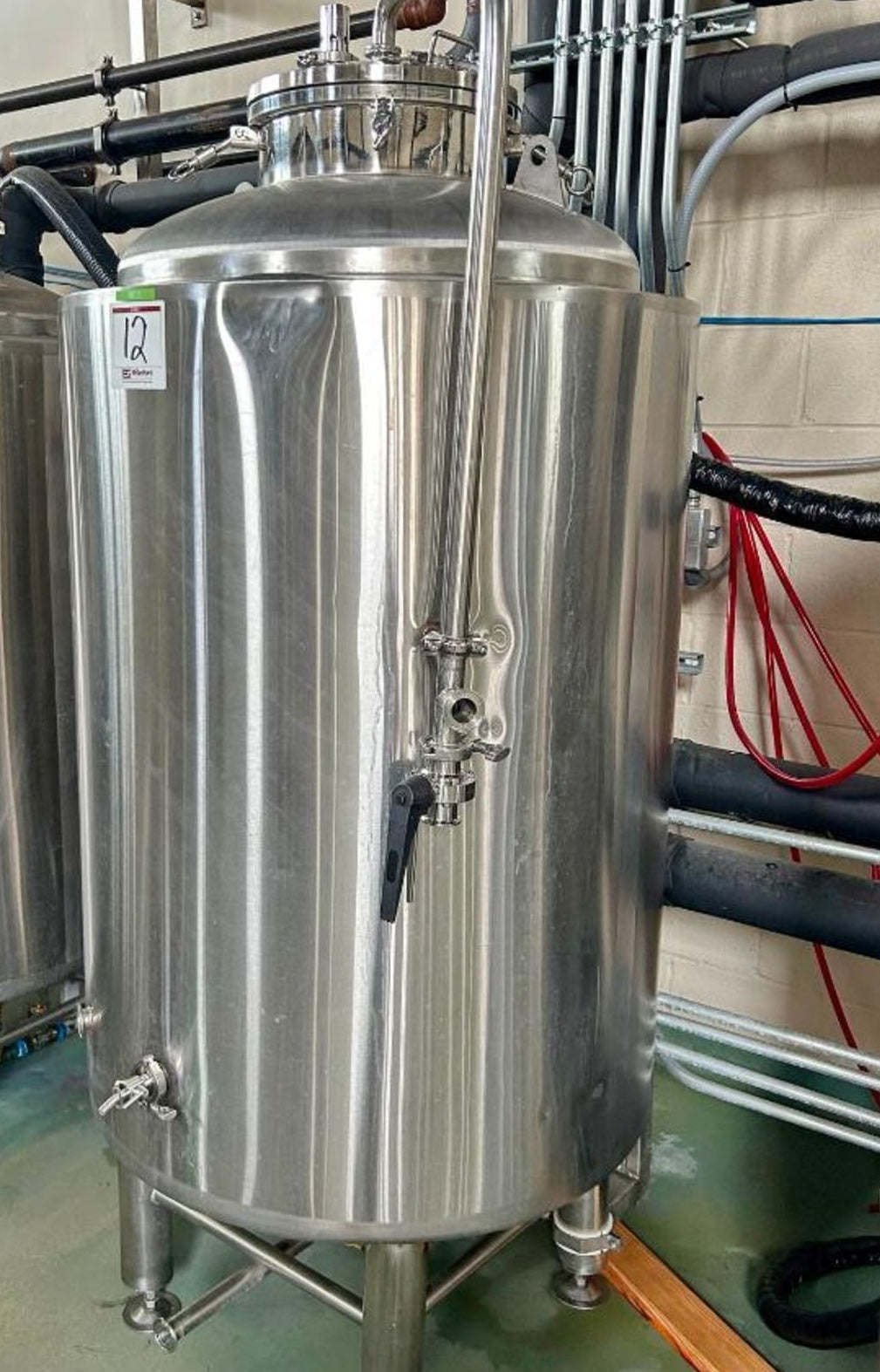 4bbl Glycol Jacketed, insulated, brite tanks/serving tanks