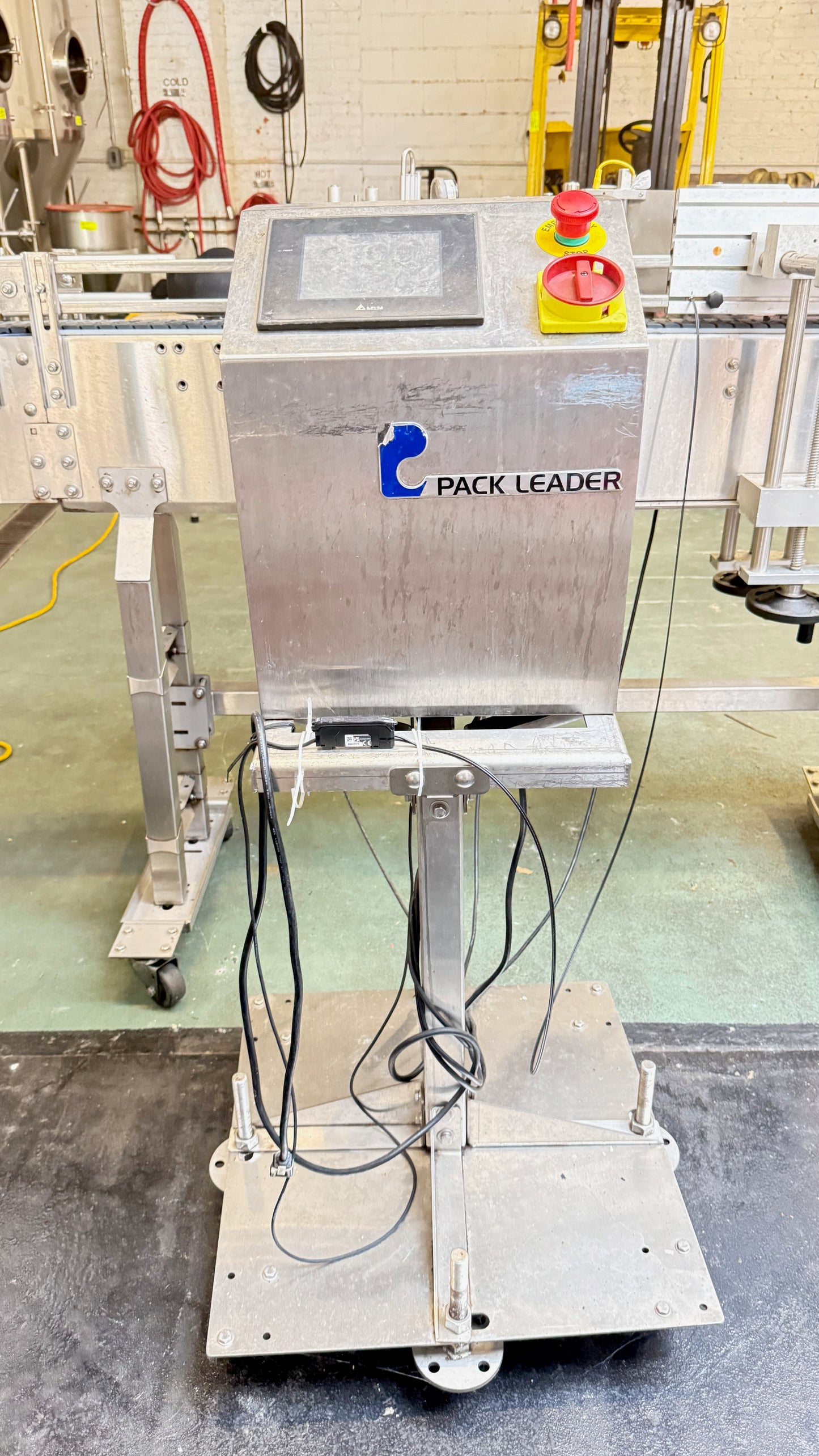 Pack Leader PL-11 (Pro) Canning Line beer can and bottle Labeler