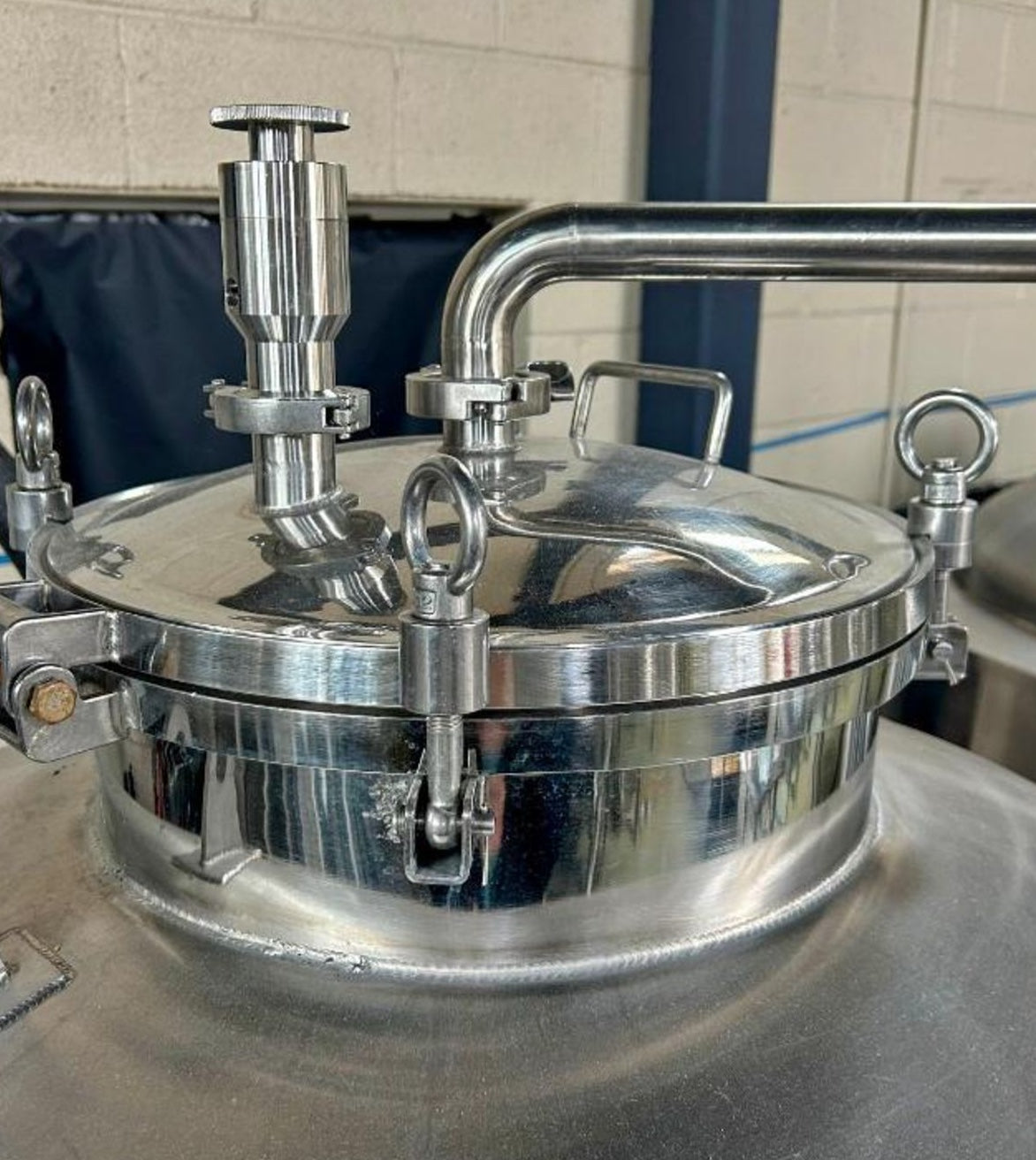4bbl Glycol Jacketed, insulated, brite tanks/serving tanks
