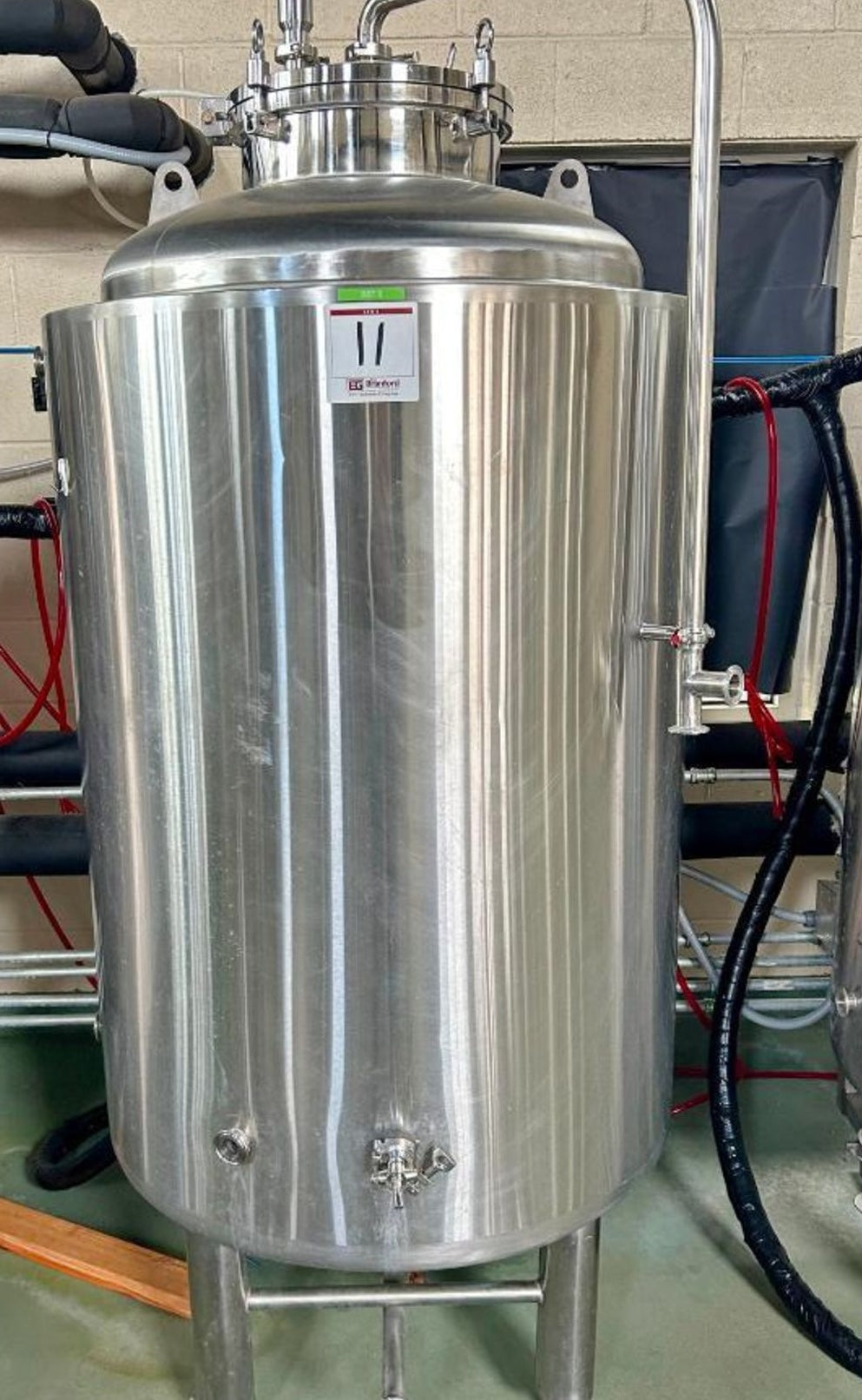 4bbl Glycol Jacketed, insulated, brite tanks/serving tanks