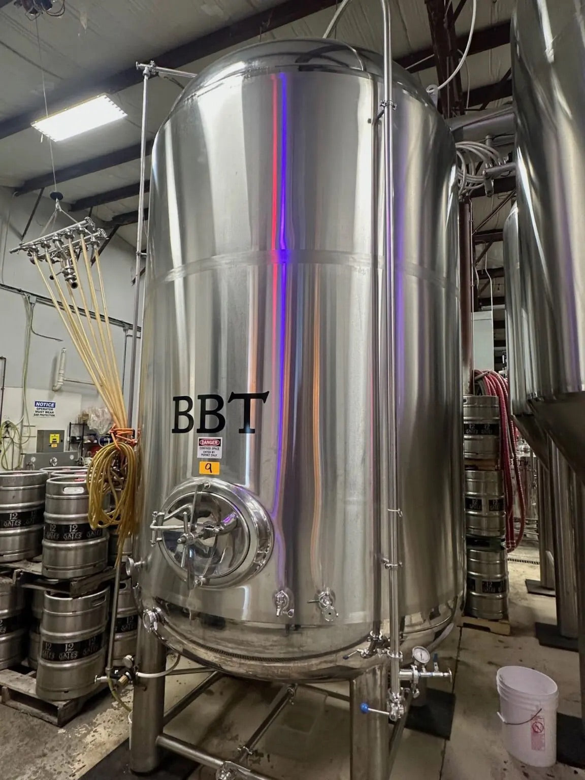 60 BBL Stainless Stee Brite Tank, Dish Bottom, Glycol Jacketed, GREAT CONDITION!