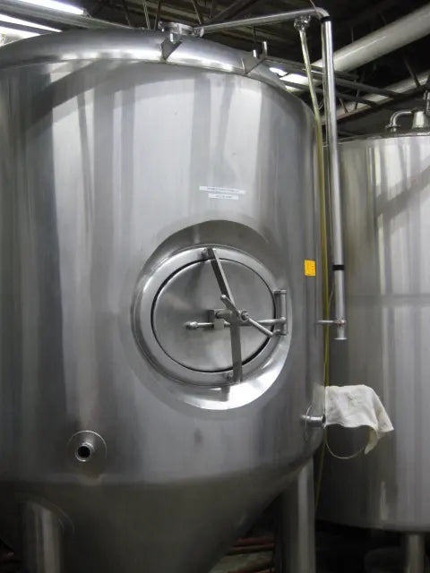 20BBl Deutsche Fermenters- Unitanks Insulated, Low Ceiling Model!! Glycol Jacketed