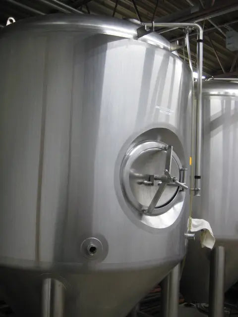 20BBl Deutsche Fermenters- Unitanks Insulated, Low Ceiling Model!! Glycol Jacketed