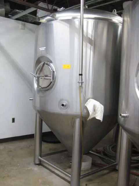 20BBl Deutsche Fermenters- Unitanks Insulated, Low Ceiling Model!! Glycol Jacketed