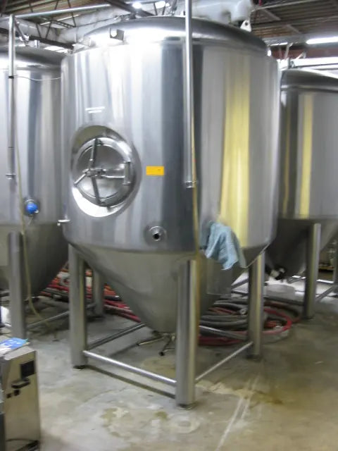 20BBl Deutsche Fermenters- Unitanks Insulated, Low Ceiling Model!! Glycol Jacketed