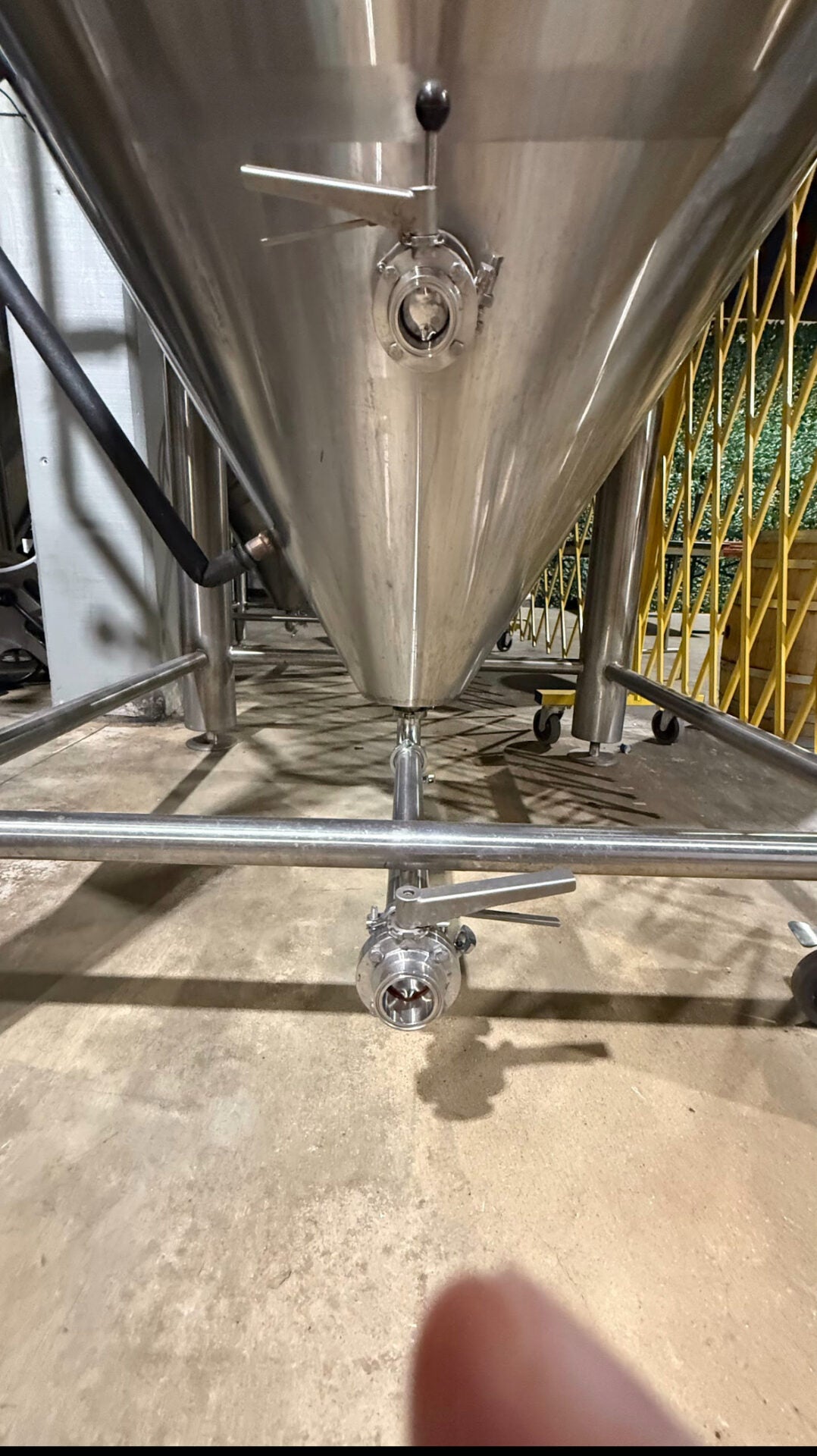40BBL Brewsmart Unitanks – From Washington D.C. Closure