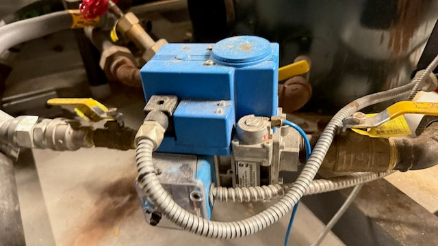 (Reduced!) Columbia 9.5 HP Steam Boiler (~318,000 BTU/hr) –